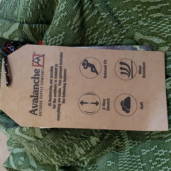 NWT Avalanche Outdoor Rossmore 1/4 Snap Button Pullover Green Size Large - Picture 16 of 16